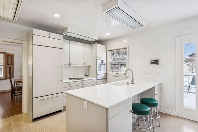 $3,500 | 1197 West Como Boulevard, St. Paul, MN 55103