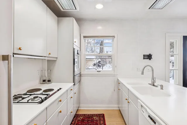 $3,500 | 1197 West Como Boulevard, St. Paul, MN 55103