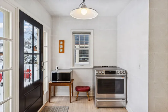 $3,500 | 1197 West Como Boulevard, St. Paul, MN 55103