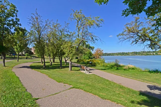 $3,500 | 1197 West Como Boulevard, St. Paul, MN 55103