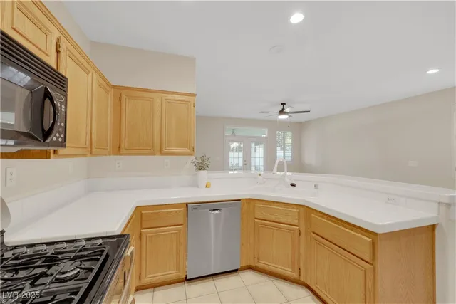 $2,250 | 310 Fancrest Street, Henderson, NV 89052