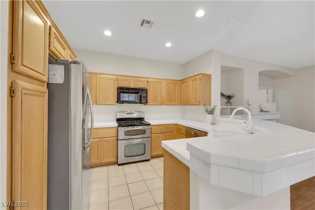 $2,250 | 310 Fancrest Street, Henderson, NV 89052