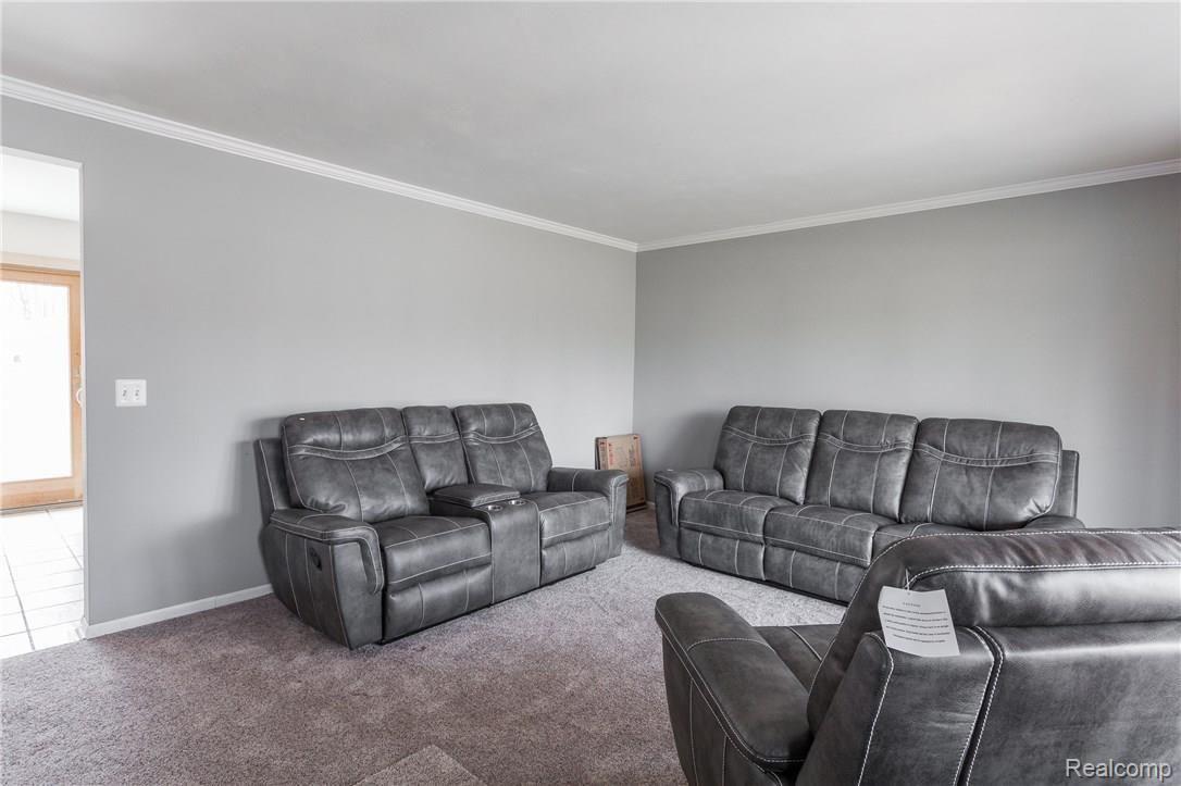 13421 Rosedale Boulevard Carleton, MI 48117 - Photo 14 of 32 IMG_1007.jpg