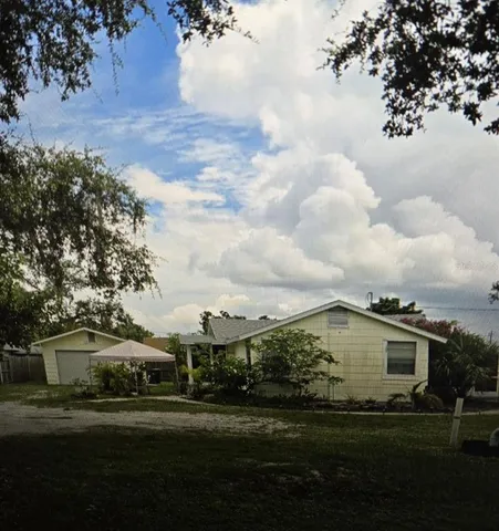 $1,400 | 1845 Kenilworth Street, Sarasota, FL 34231