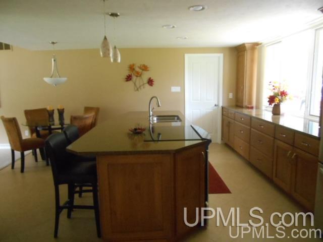 5368 12th Road Escanaba, MI 49829 - Photo 4 of 33