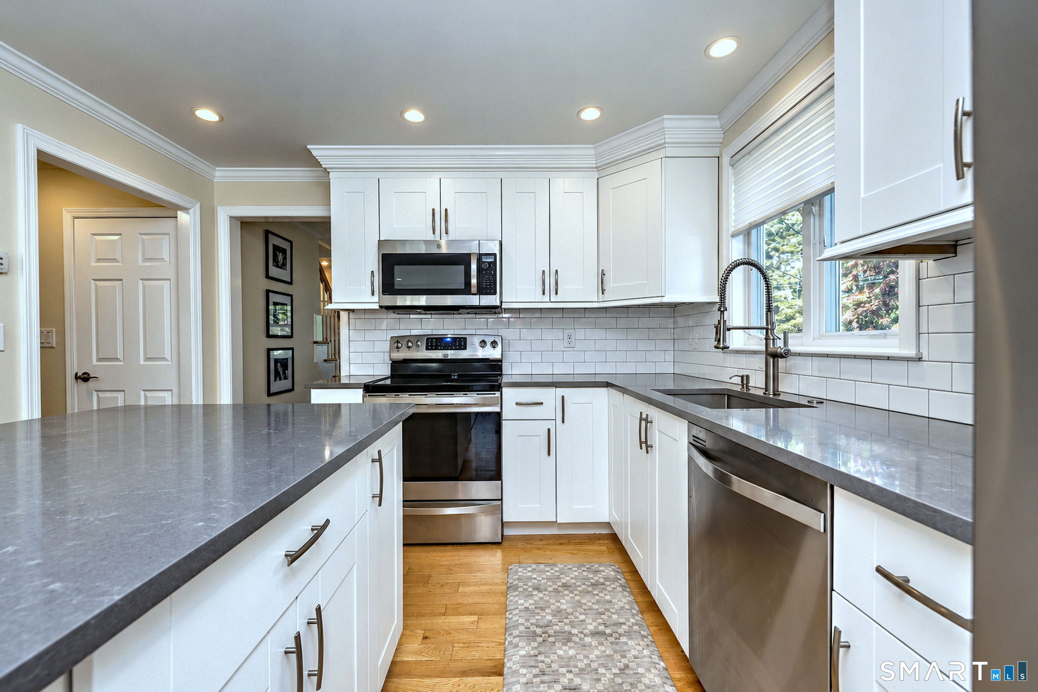 71 Country Road Fairfield, CT 06824 - Photo 14 of 36 Gallery Image 14
