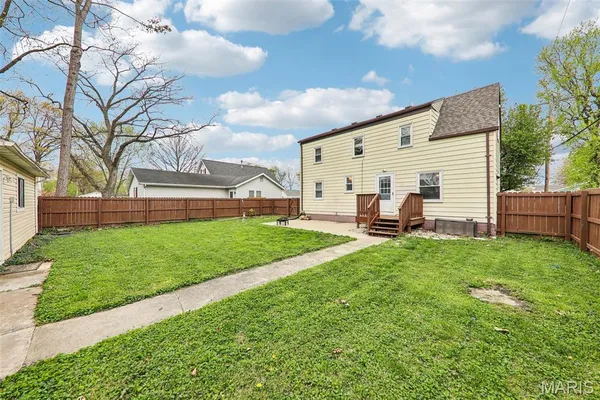 $210,000 | 108 East Kentucky Street, Trenton, IL 62293