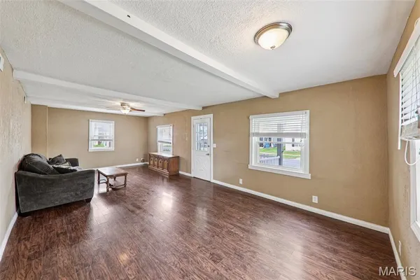 $210,000 | 108 East Kentucky Street, Trenton, IL 62293