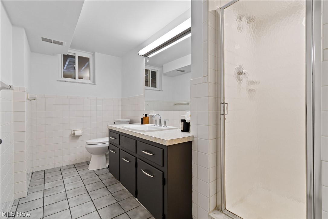 2990 Harriet Road Stow, OH 44224 - Photo 24 of 29 Lower level bathroom