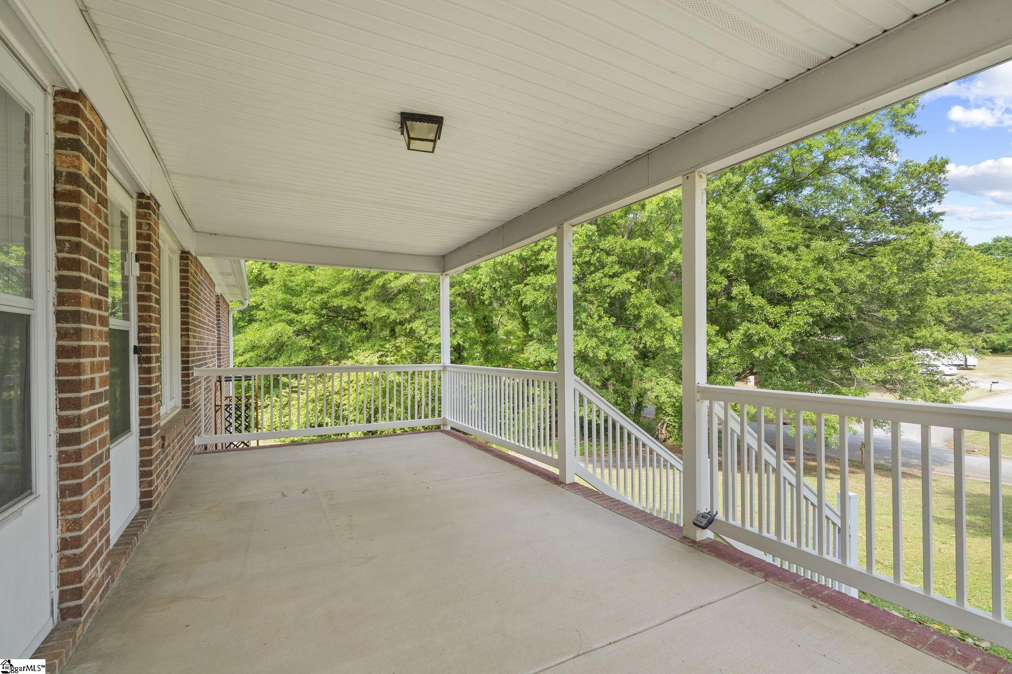 113-115 Hunter Drive Boiling Springs, SC 29316 - Photo 3 of 32