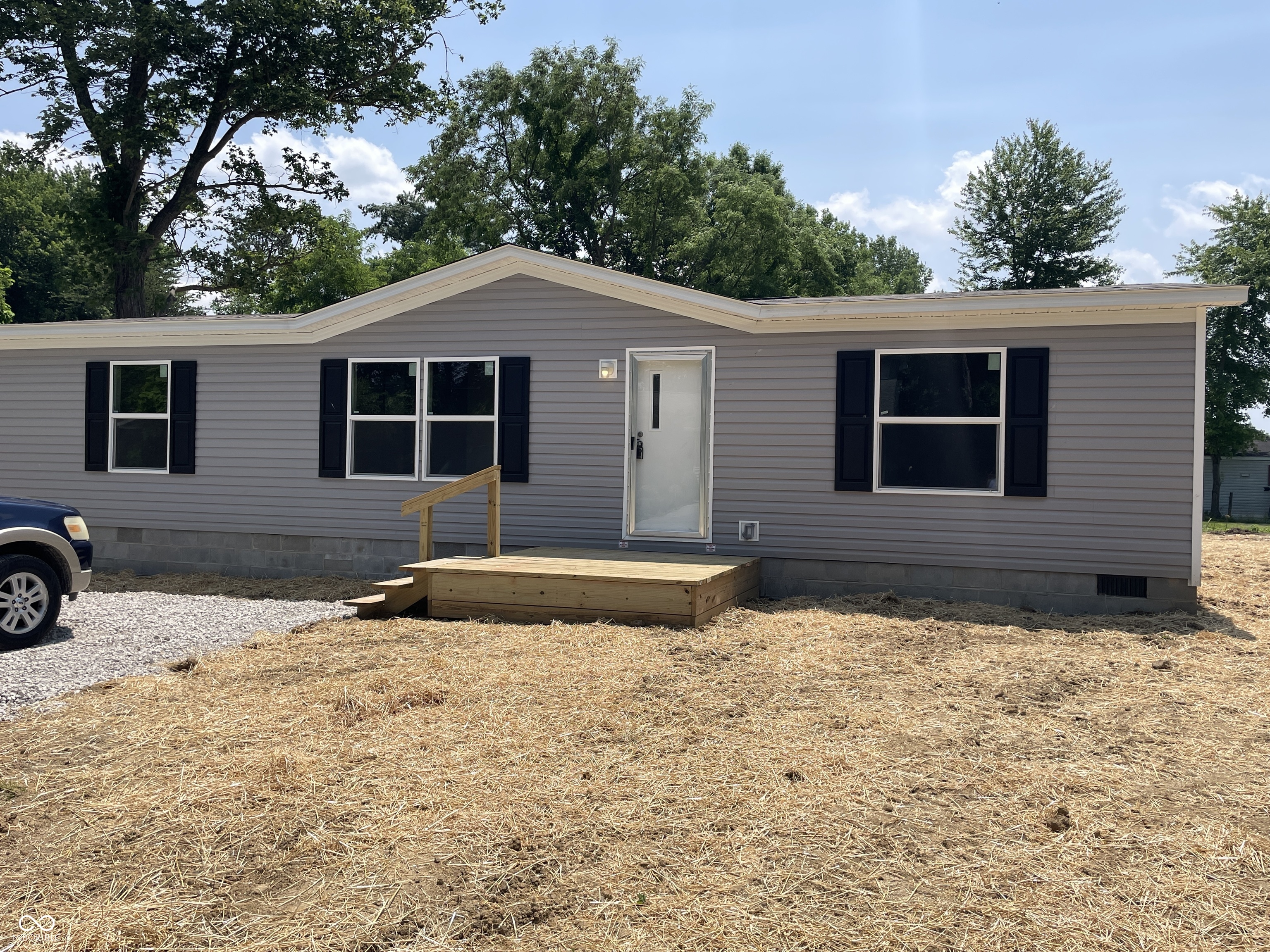 1209 West York Road Austin, IN 47102 - Photo 13 of 15 Gallery Image 13