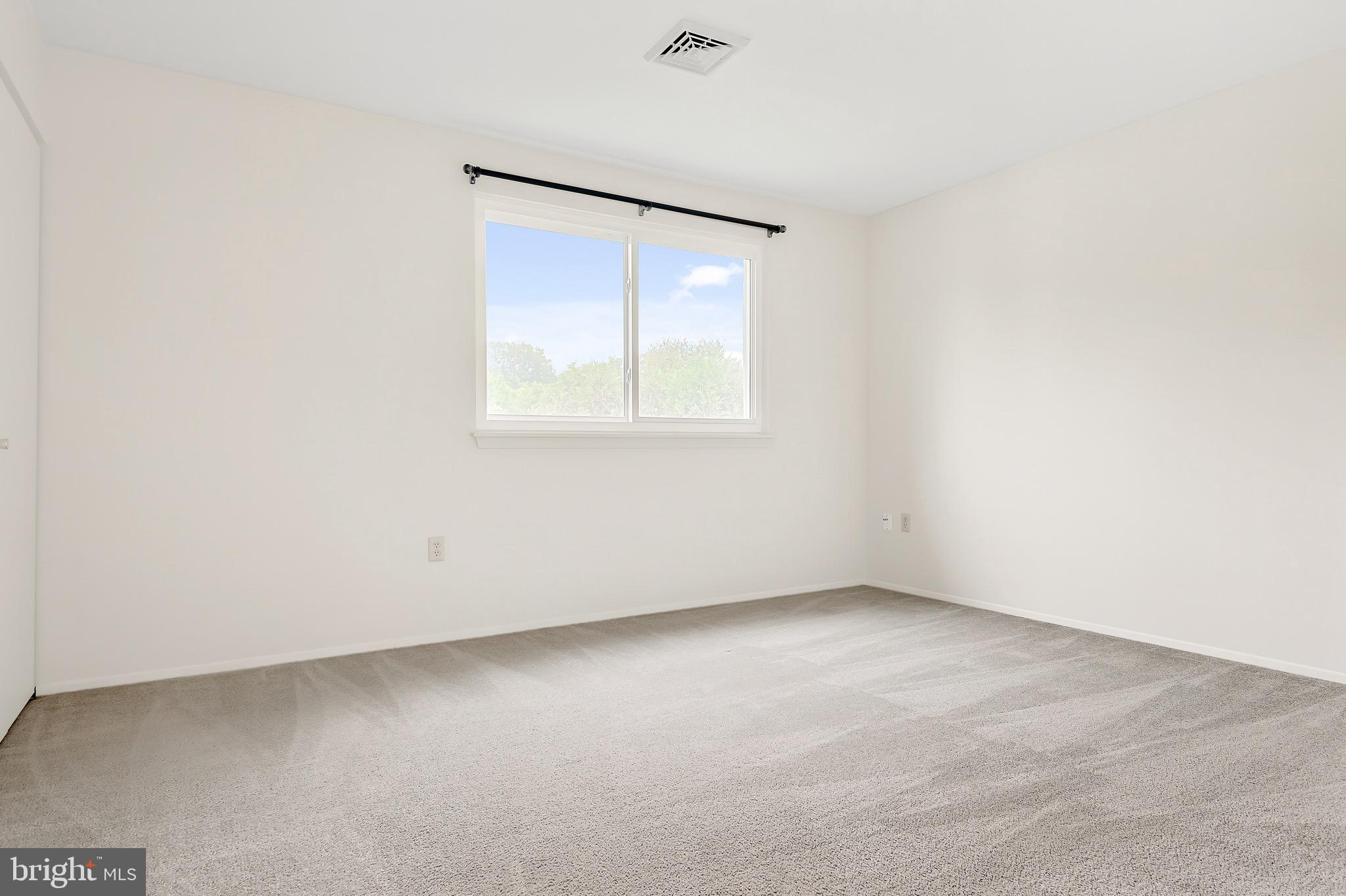 3886 Ridgewood Road York, PA 17406 - Photo 11 of 29 Gallery Image 11
