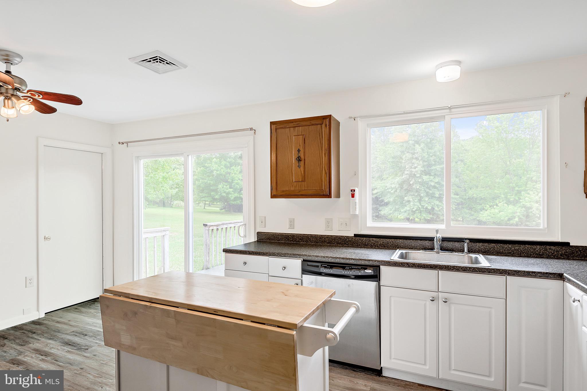 3886 Ridgewood Road York, PA 17406 - Photo 10 of 29 Gallery Image 10