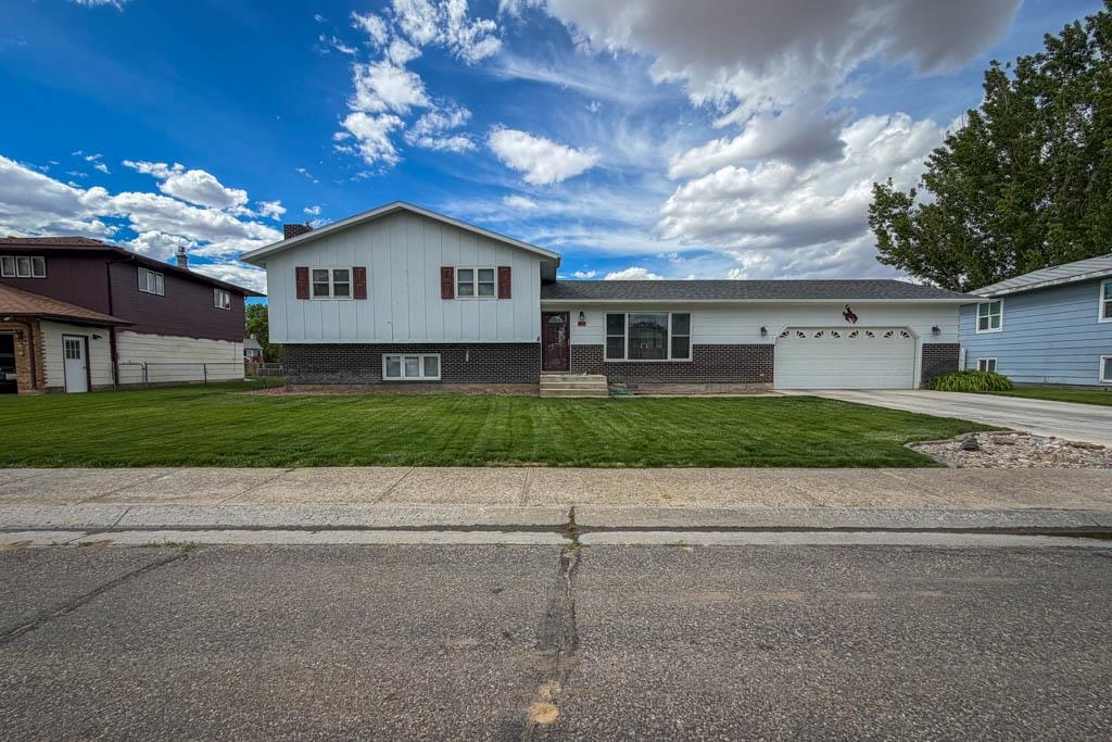 1831 Circle Road Worland, WY 82401 - Photo 1 of 28