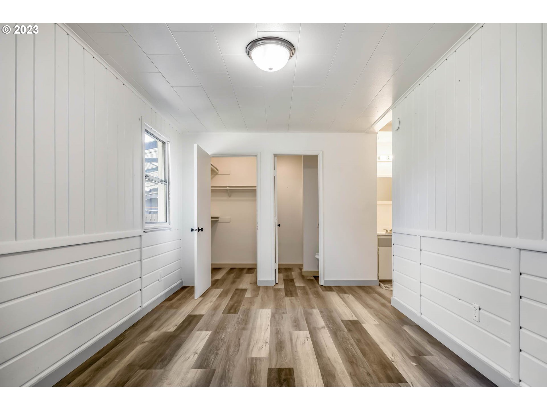 1565 Laura Street Springfield, OR 97477 - Photo 27 of 40 a view of wooden floor