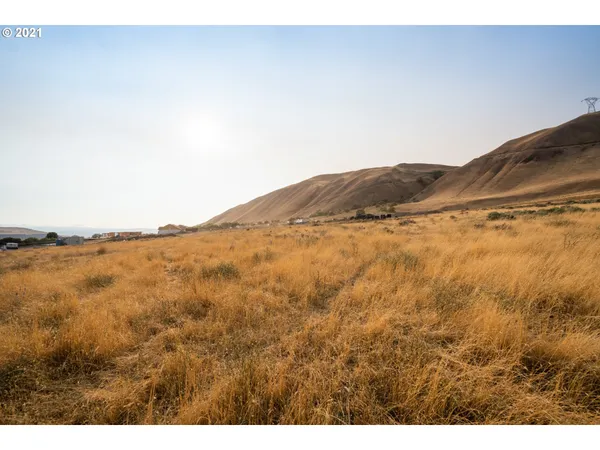 $2,200,000 | 9257 Highway 14, Wishram, WA 98673