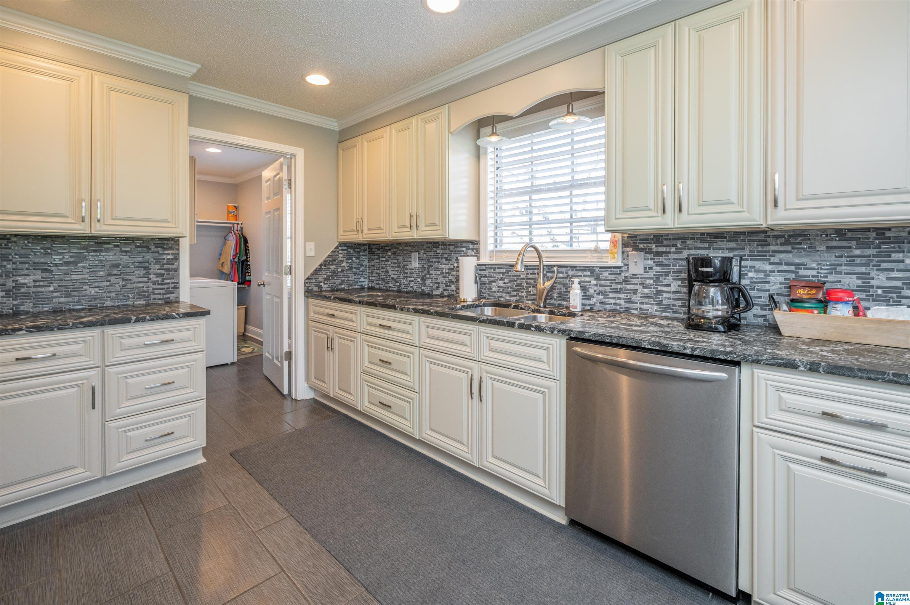 1309 Potter Road Bessemer, AL 35020 - Photo 15 of 50