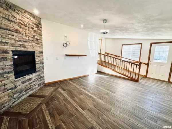 $200,000 | 15 Sandalwood Lane, Bartonville, IL 61607
