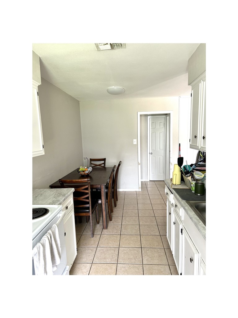 1608 Cimmarron Street, Unit B Portland, TX 78374 - Photo 3 of 11