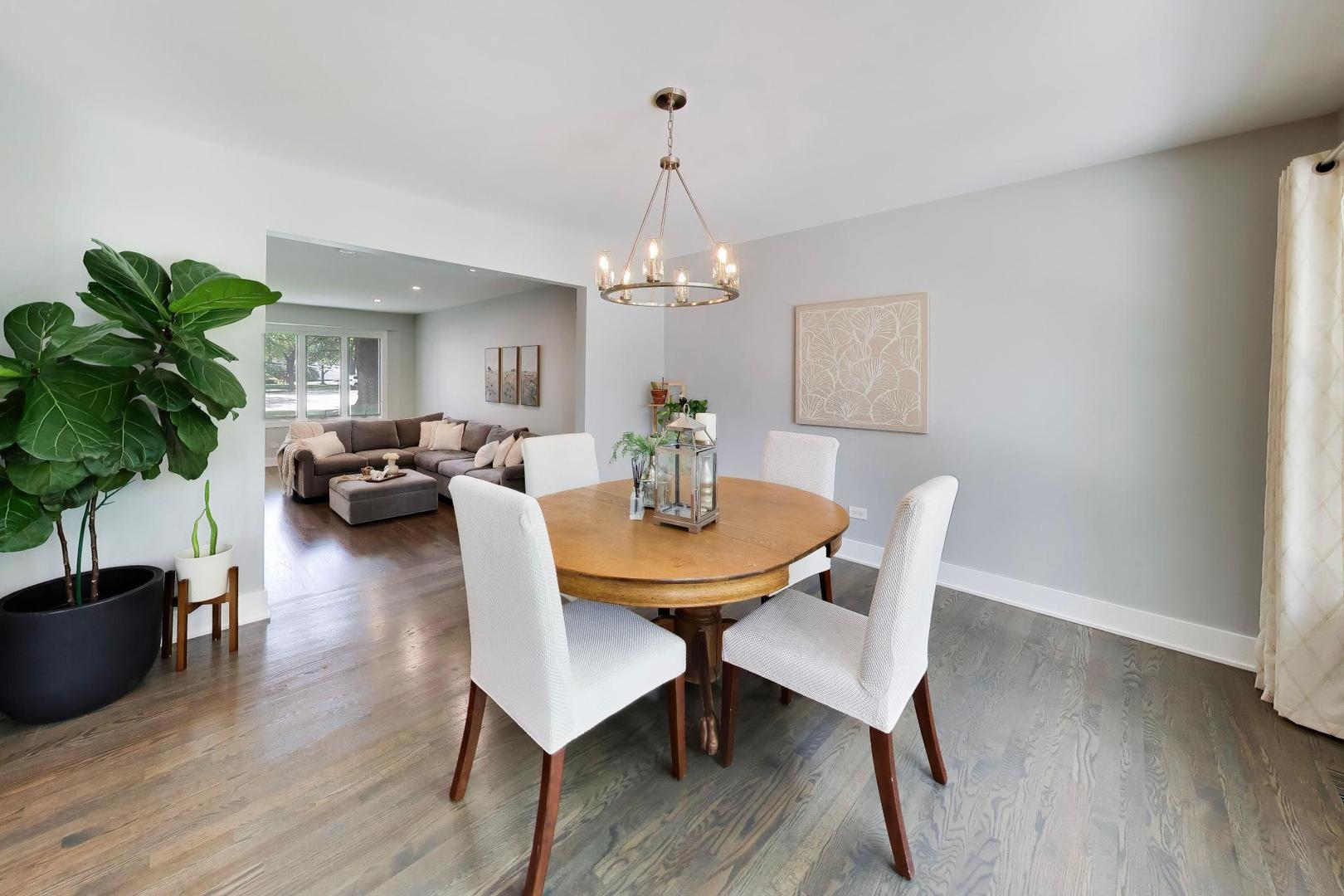 1052 Rolling Pass Glenview, IL 60025 - Photo 4 of 26