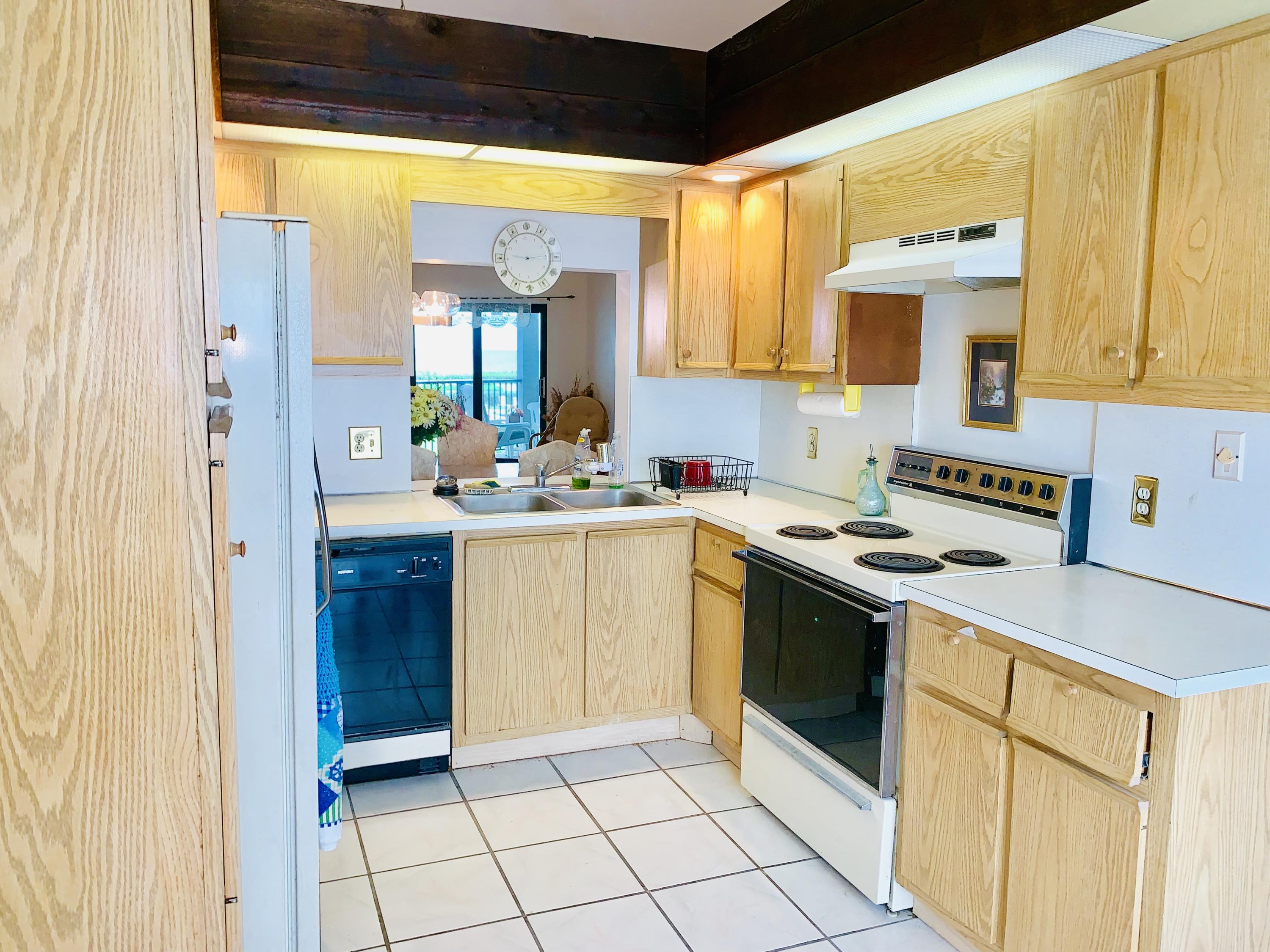5801 North Ocean Boulevard, Unit 203 Ocean Ridge, FL 33435 - Photo 16 of 37 IMG_1156