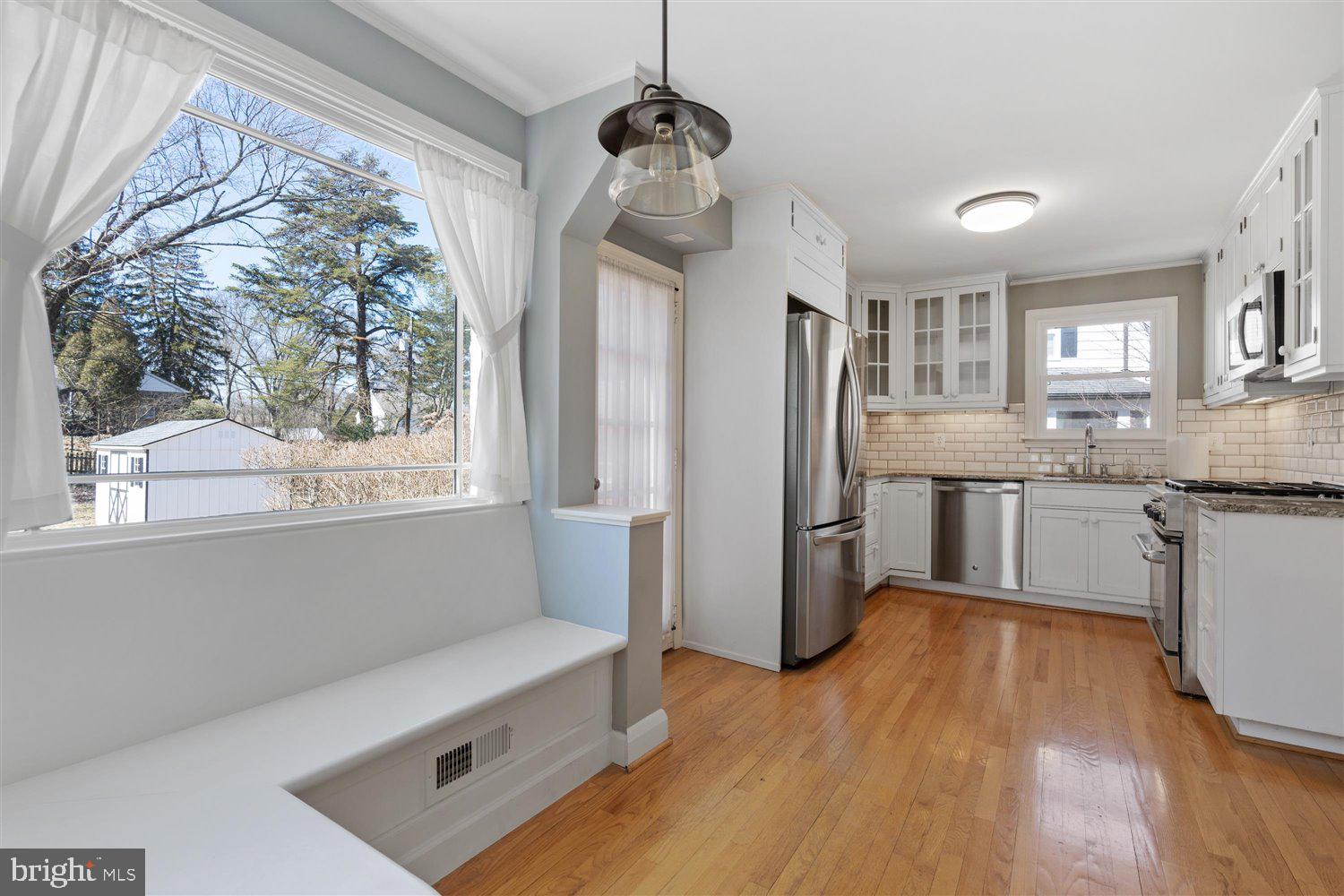 5504 Greenleaf Road Baltimore, MD 21210 - Photo 2 of 38