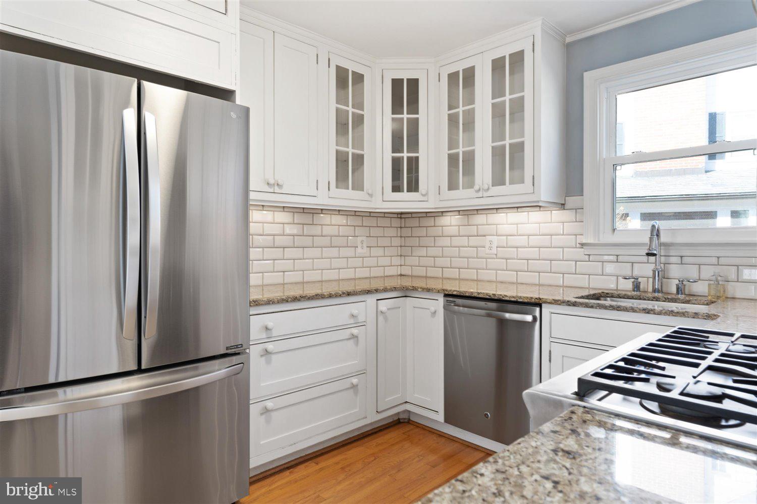 5504 Greenleaf Road Baltimore, MD 21210 - Photo 3 of 38