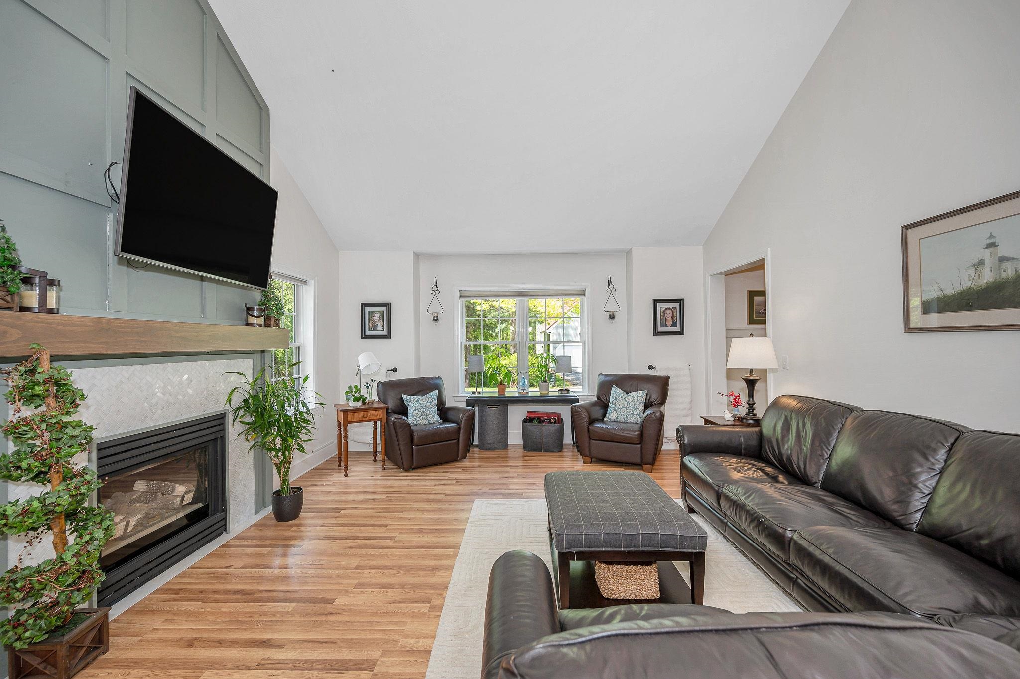 5 Holden Road Nashua, NH 03063 - Photo 6 of 46 Gallery Image 6