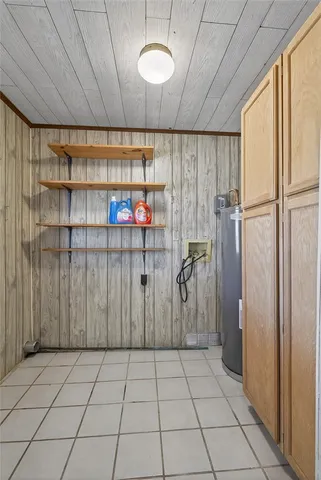 a view of entryway front of house