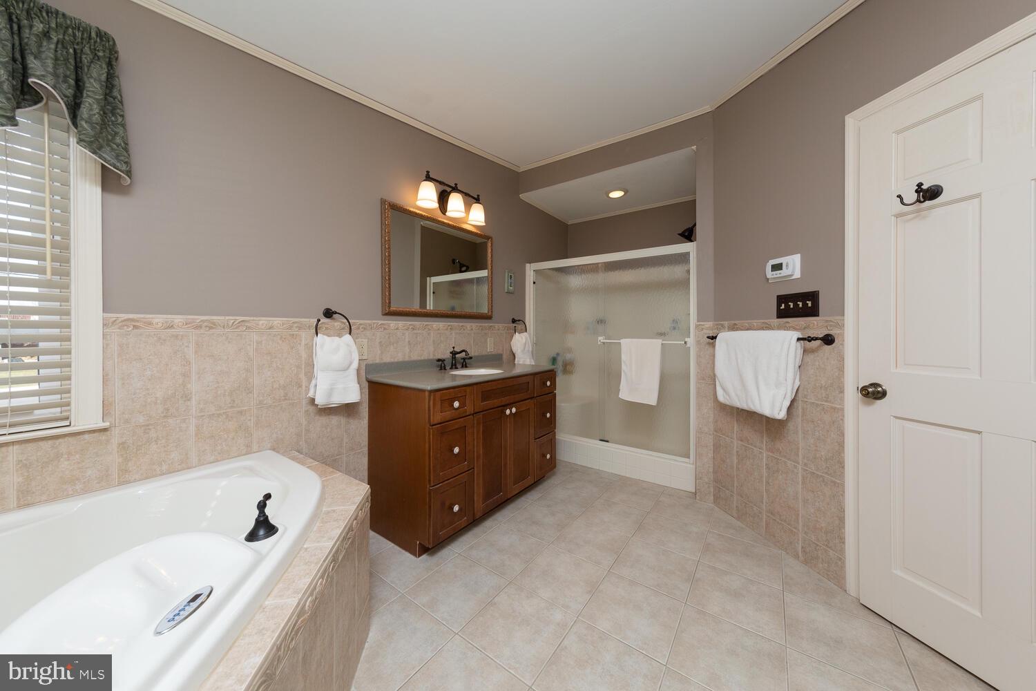 2675 Pleasant Hill Road Hatboro, PA 19040 - Photo 30 of 61 Master bath with jacuzzi tub and cathedral ceiling