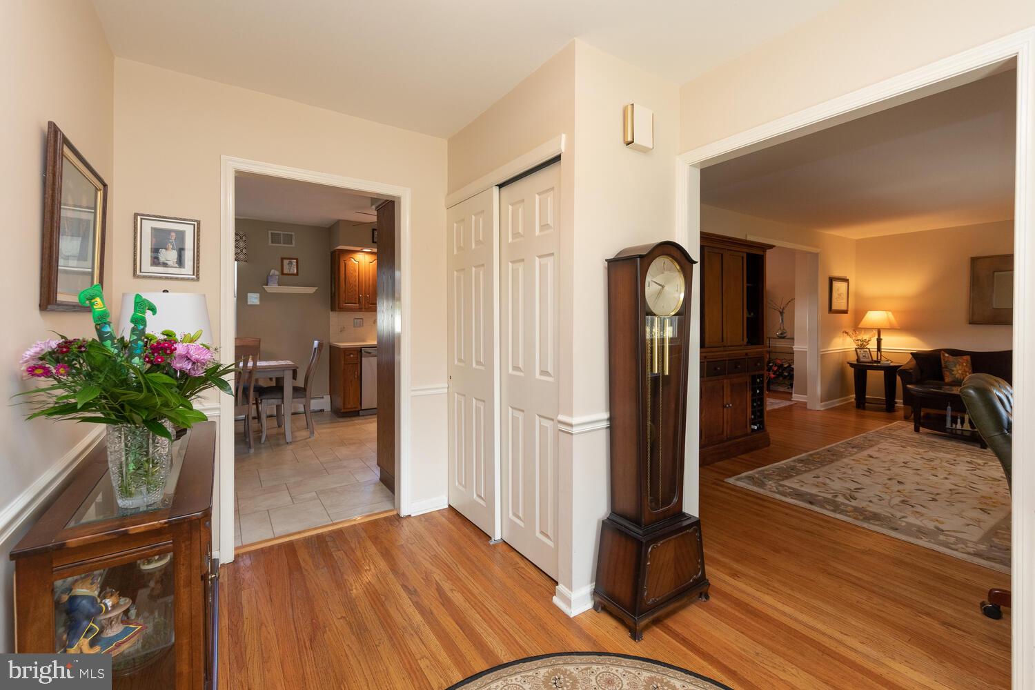 2675 Pleasant Hill Road Hatboro, PA 19040 - Photo 7 of 61 Foyer