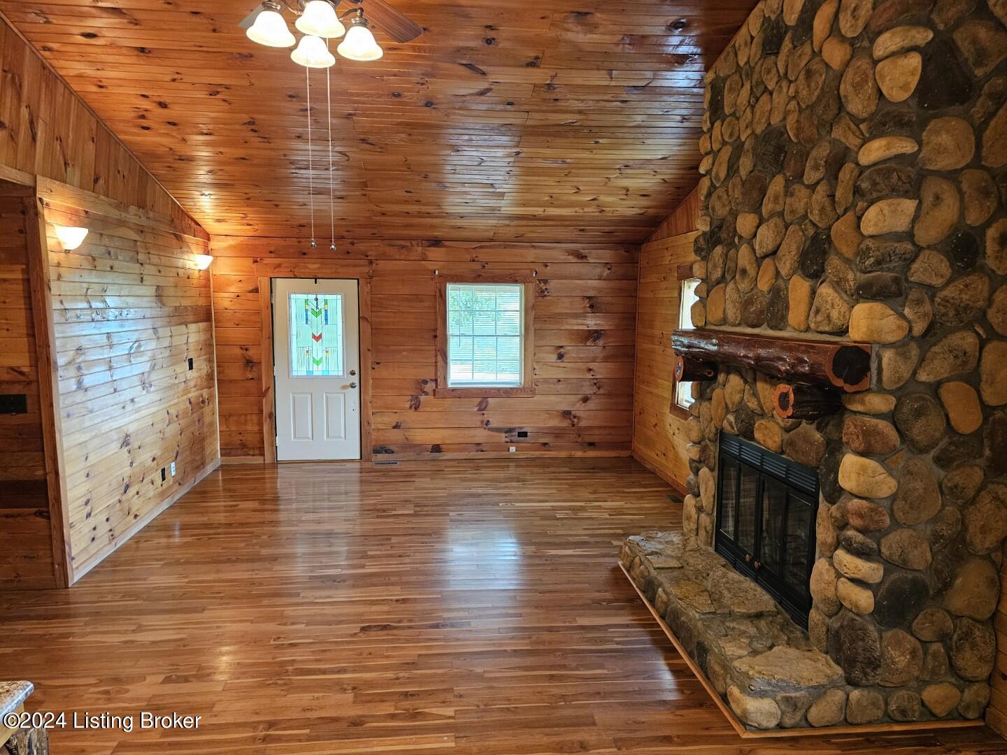 1192 Hudgins Road Magnolia, KY 42757 - Photo 6 of 52 Great Room