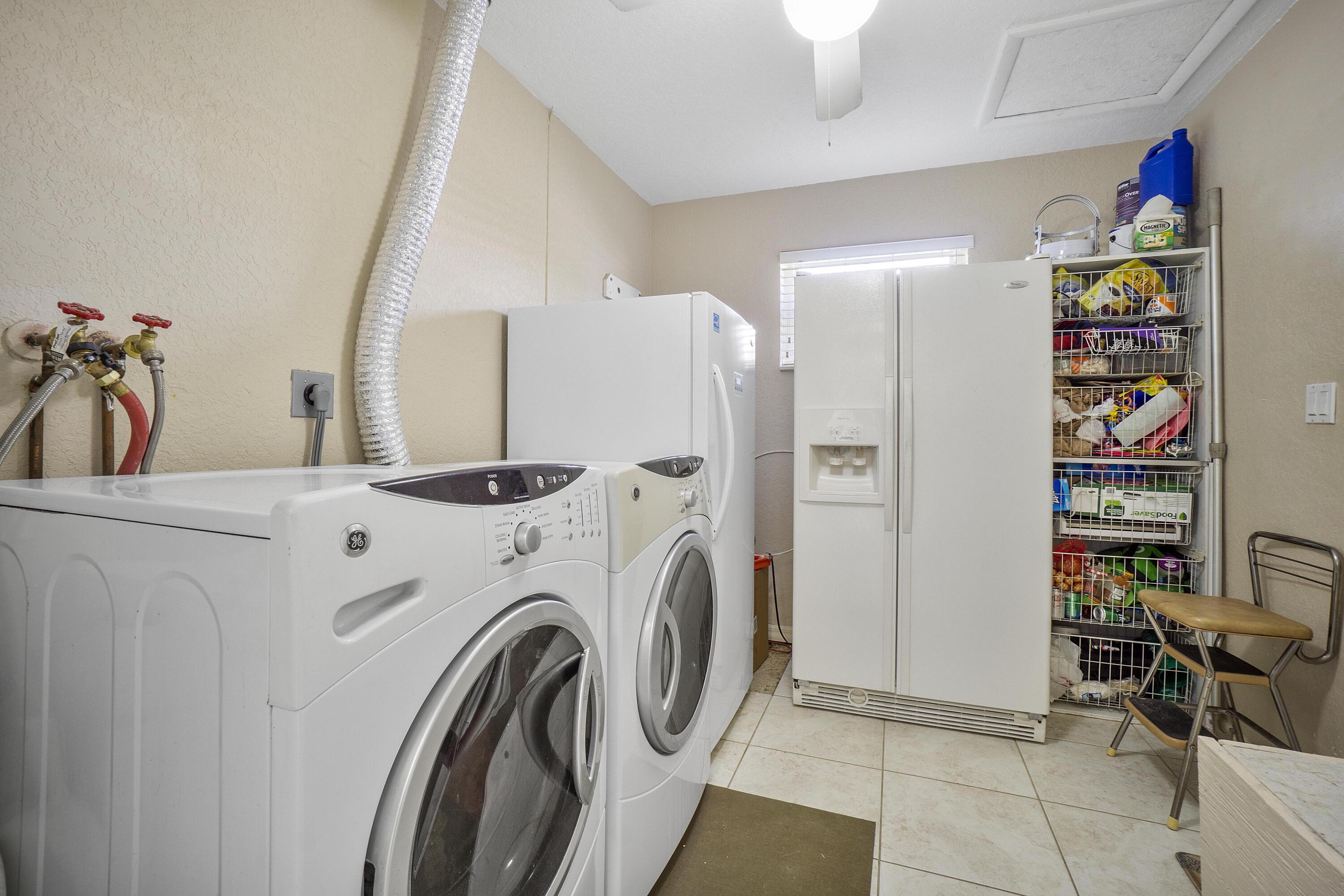 300 Southwest 14th Place Boca Raton, FL 33432 - Photo 21 of 37 300_Sw_14th_Pl_37