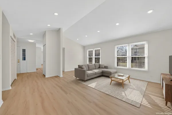 $3,200 | 2301 Providence Court, Naperville, IL 60565