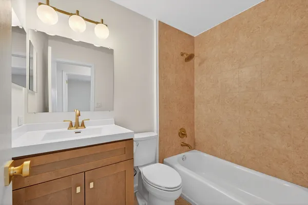 $3,200 | 2301 Providence Court, Naperville, IL 60565