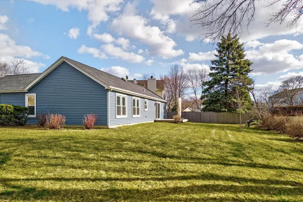 $3,200 | 2301 Providence Court, Naperville, IL 60565