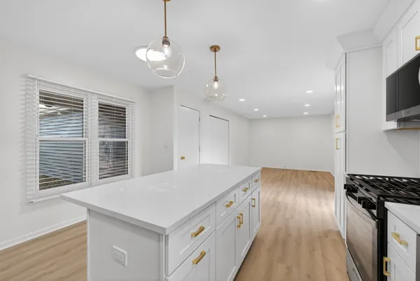 $3,200 | 2301 Providence Court, Naperville, IL 60565