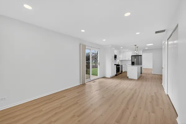 $3,200 | 2301 Providence Court, Naperville, IL 60565