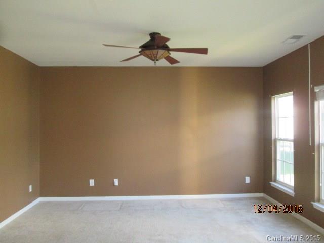 4951 Prosperity Ridge Road Charlotte, NC 28269 - Photo 4 of 12