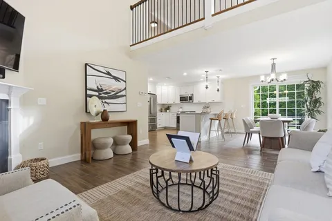 $1,098,000 | 8 Cheevers Path, Unit 8, Bedford, MA 01730