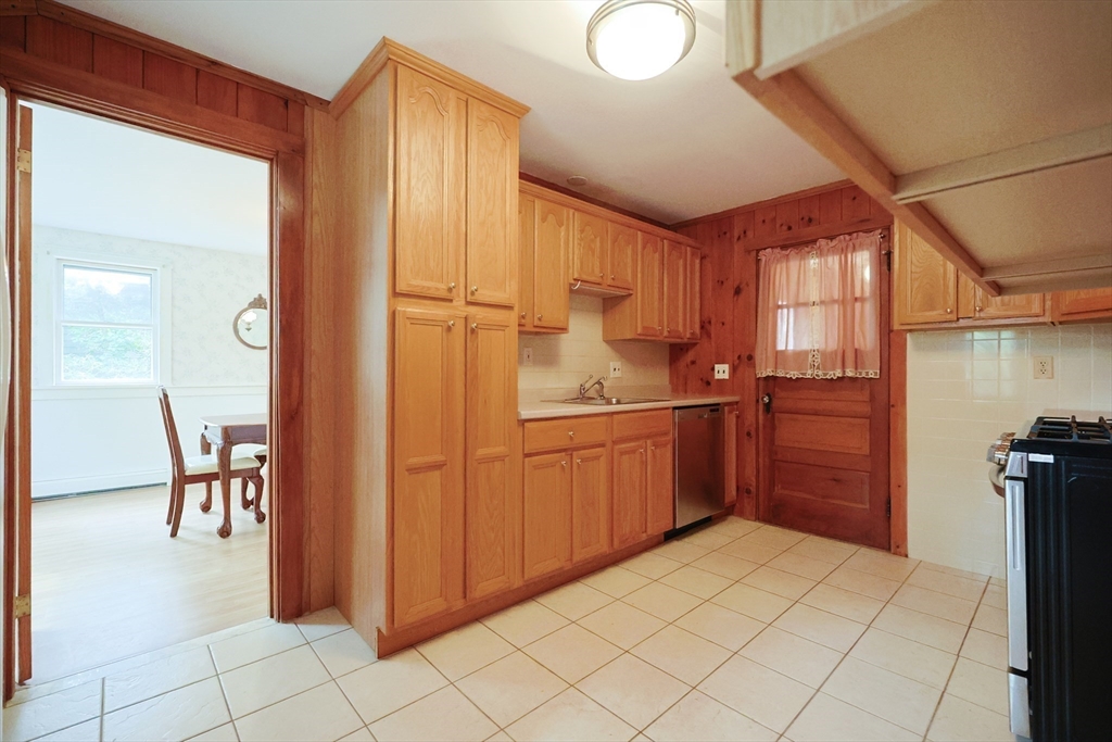 15 Glendon Road Dennis, MA 02639 - Photo 4 of 29