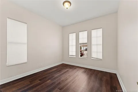 a view of an outdoor space