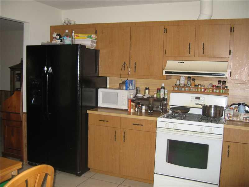 1804 Southwest 95th Terrace Miramar, FL 33025 - Photo 5 of 9 Kitchen
