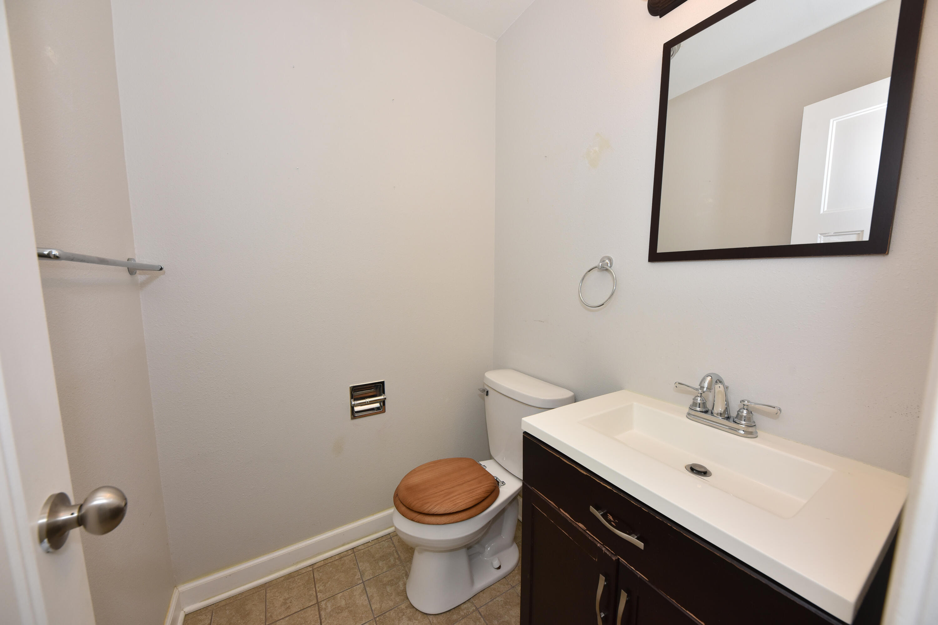 5669 South 24th Street Milwaukee, WI 53221 - Photo 12 of 33 Main Half Bath