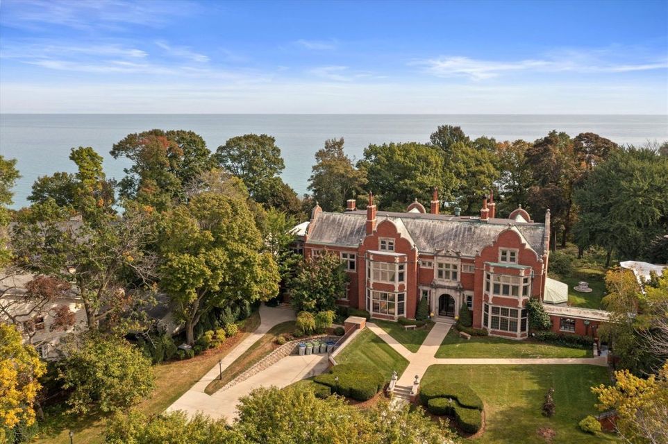 3316 North Lake Drive, Unit 3, Milwaukee, WI 53211 Compass