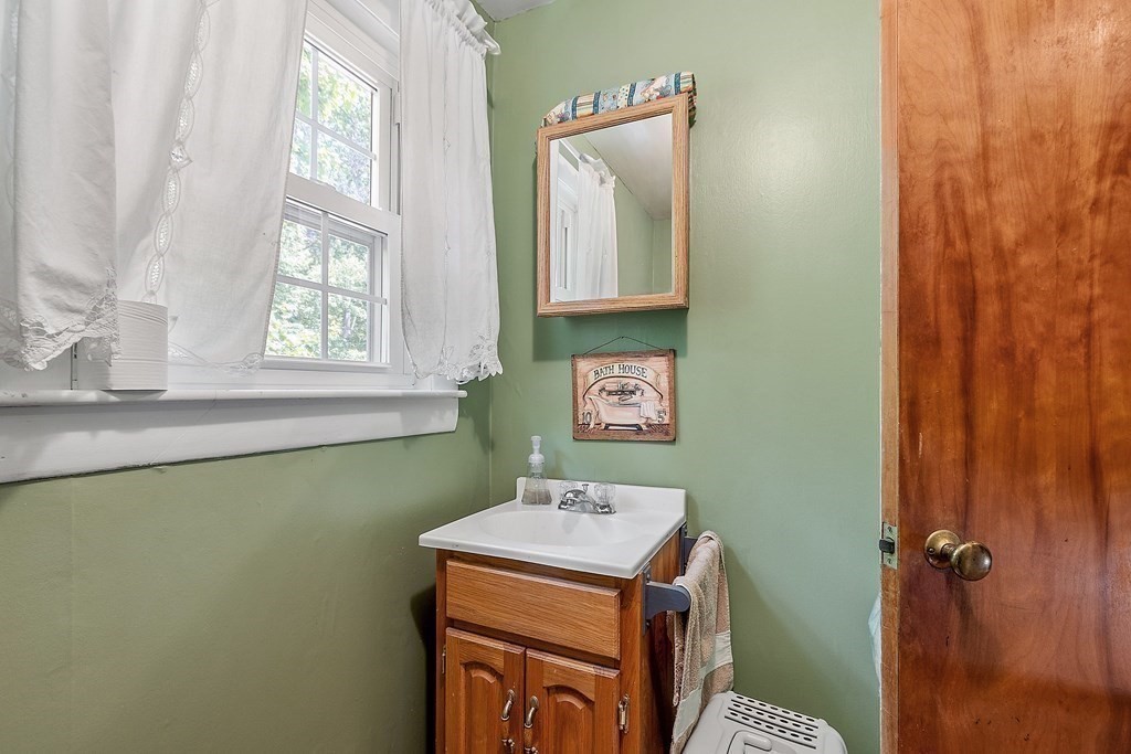 701 Silver Lake Street Athol, MA 01331 - Photo 20 of 34 a utility room with a window dryer and washer