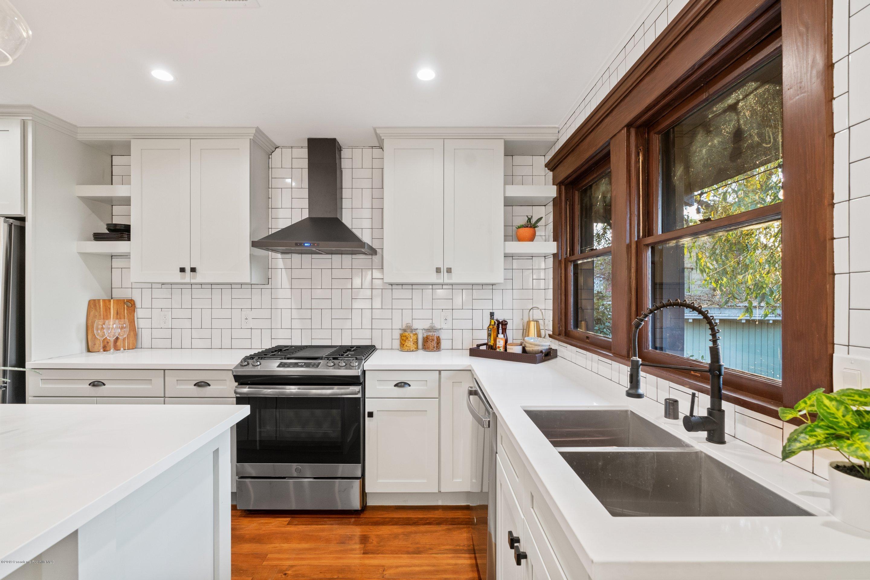 5655 Ash Street Los Angeles, CA 90042 - Photo 15 of 33 DSC00503_32