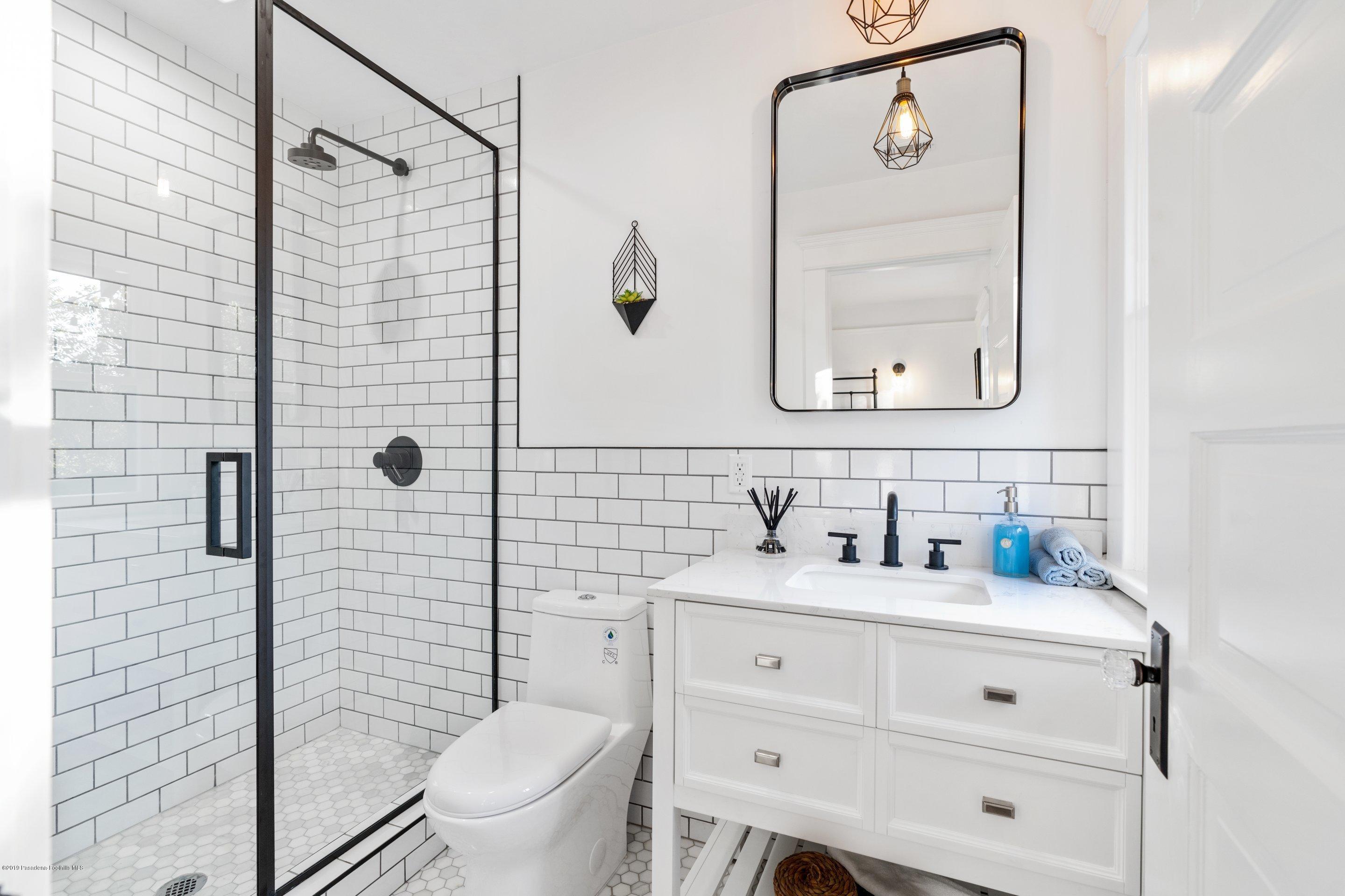 5655 Ash Street Los Angeles, CA 90042 - Photo 19 of 33 DSC00288_3