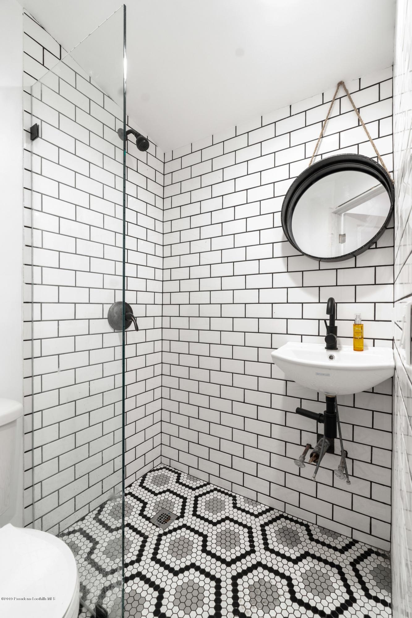 5655 Ash Street Los Angeles, CA 90042 - Photo 25 of 33 DSC00619_36