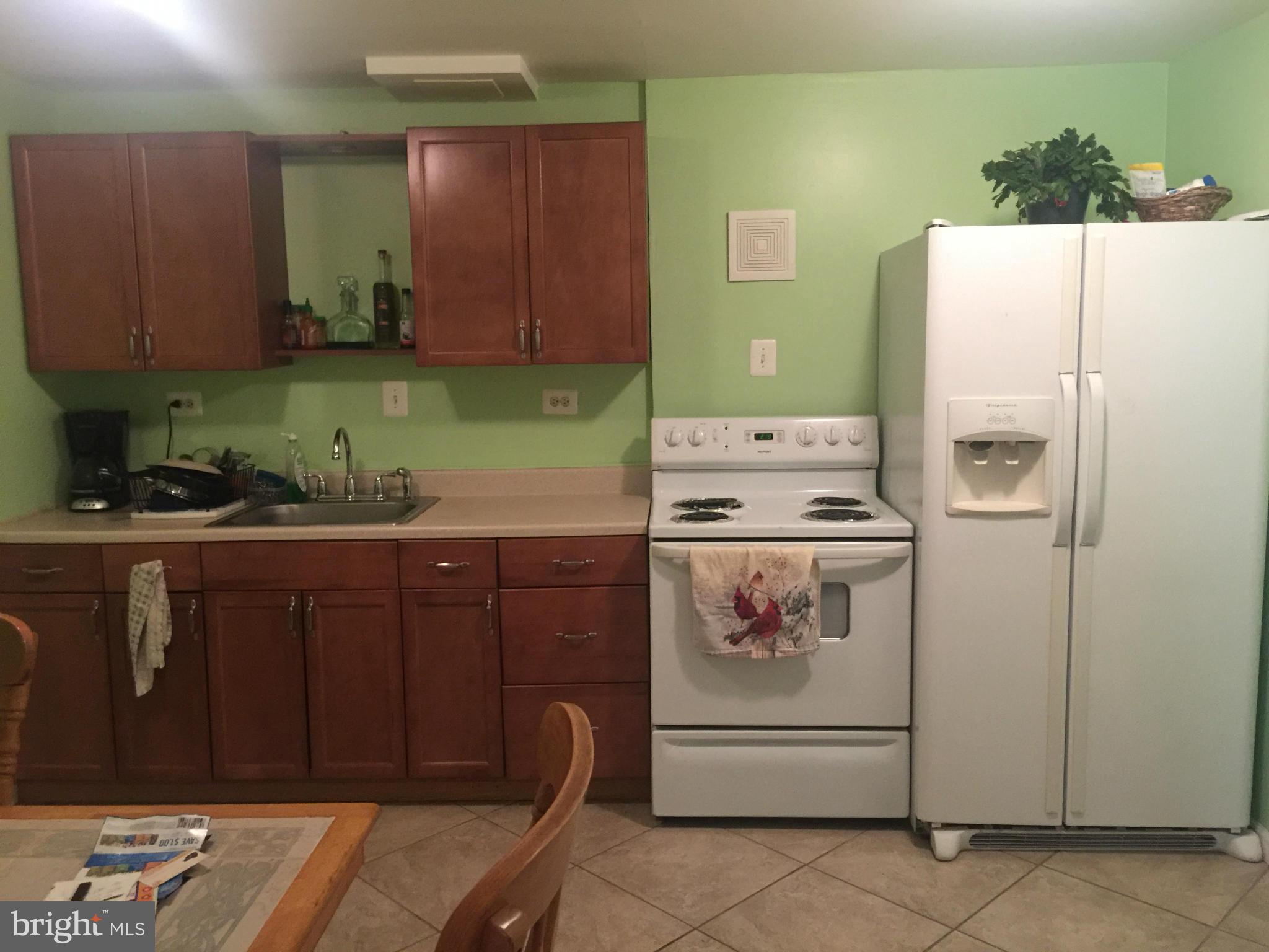 8631 Tall Oaks Road Baltimore, MD 21219 - Photo 15 of 21 Kitchen